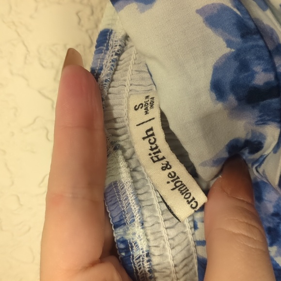 Abercrombie and Fitch Emerson Poplin Puff Sleeve blue white floral midi dress - Picture 8 of 10